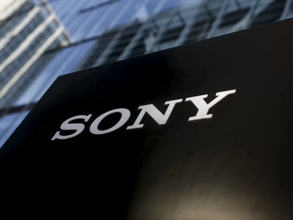 Logo perusahaan Sony di kantor pusatnya di Tokyo, Jepang (photo/REUTERS/Thomas Peter)