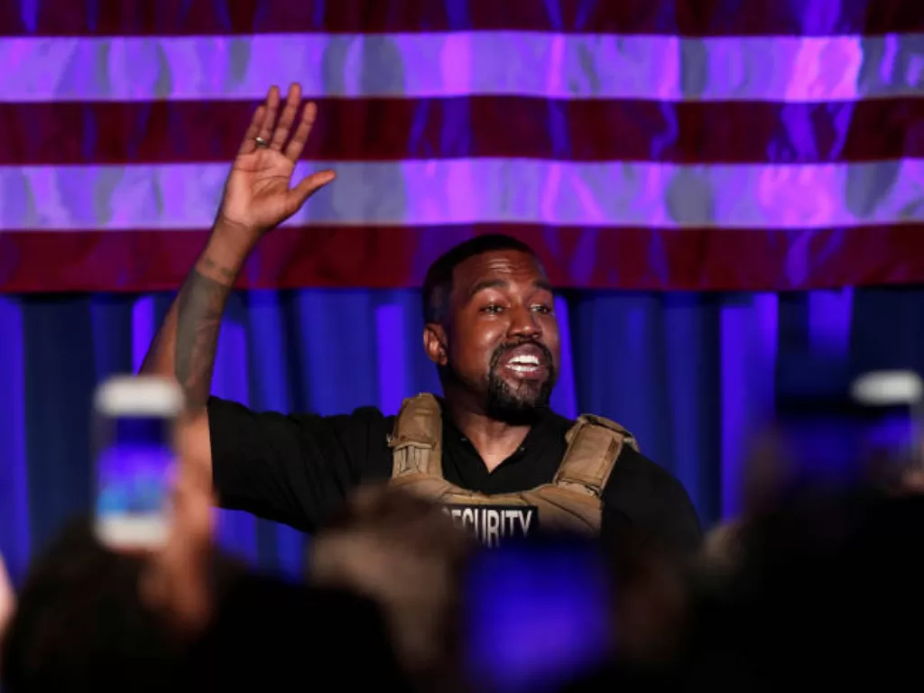 Rapper Kanye West mengadakan kampanye perdananya sebagai calon presiden Amerika Serikat. (REUTERS/Randall Hill)