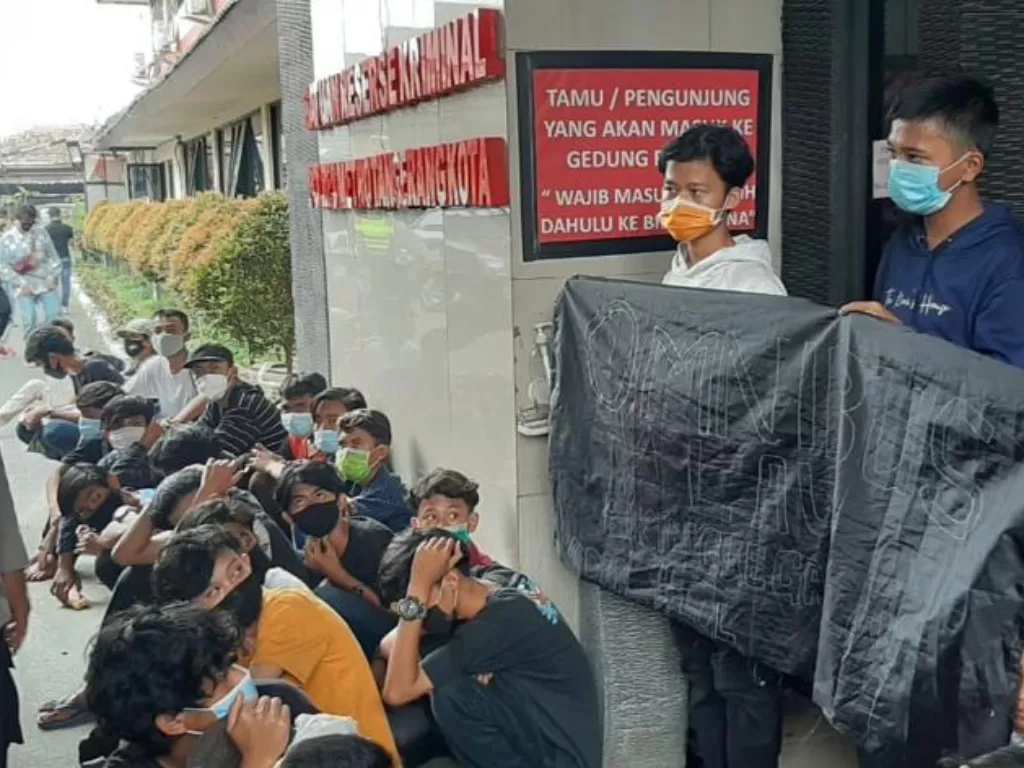 140 lebih remaja diamankan polisi terkait demo omnibus law di Jakarta. (Dok. Humas Polda Metro Jaya)