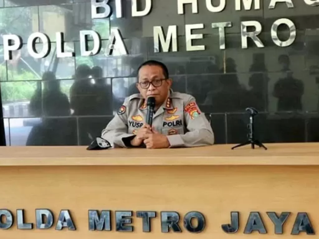   Kepala Bidang Humas Polda Metro Jaya Kombes Pol Yusri Yunus di berikan keterangan kepada wartawan dalam jumpa pers di Mako Polda Metro Jaya. (Photo/ANTARA/Fianda Sjofjan Rassat)