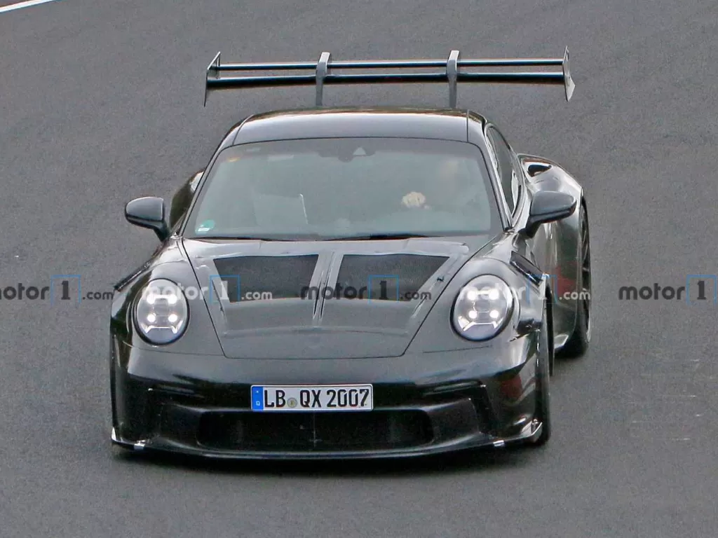 Tampilan mobil Porsche 011 GT3 RS terbaru di Nurburgring (photo/Motor1)
