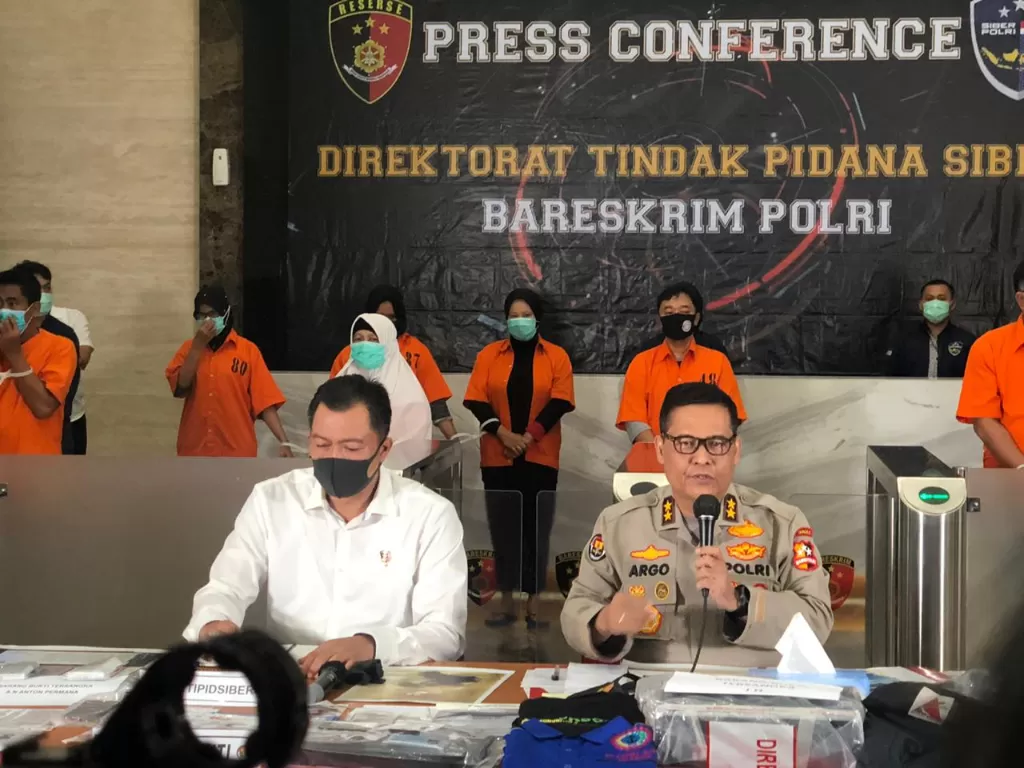 Konferensi pers Mabes Polri terkait kasus penangkapan KAMI di Gedung Bareskrim Polri, Jakarta. (INDOZONE/Samsudhuh Wildansyah)