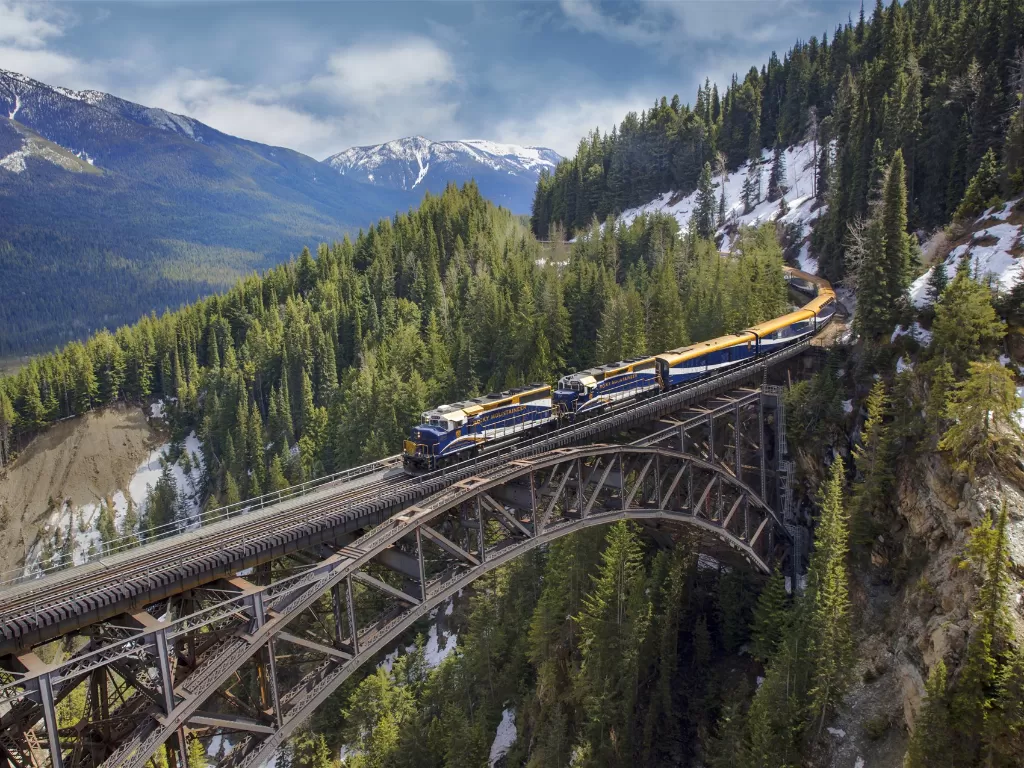 Perjalanan kereta api di Kanada. (trailfinders.com)