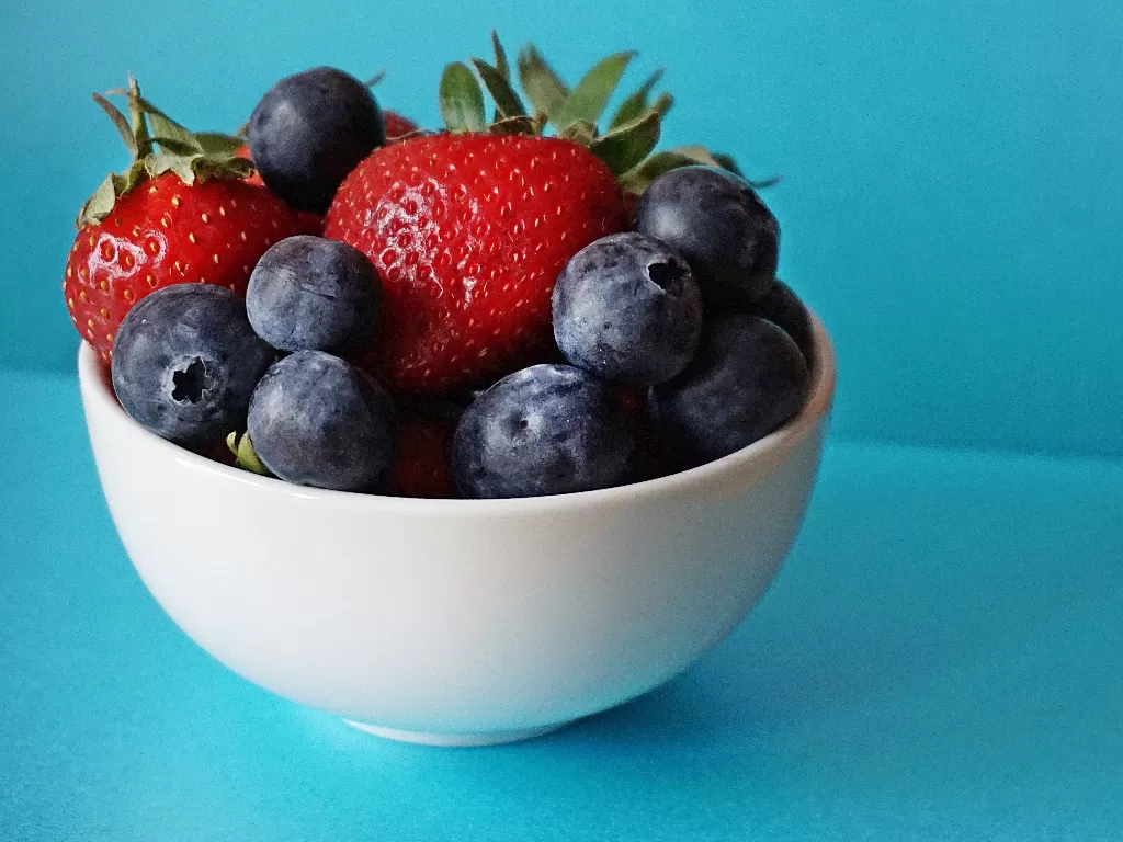 Ilustrasi buah sehat baik untuk diet ketogenik (Pexels/Suzy Hazelwood)