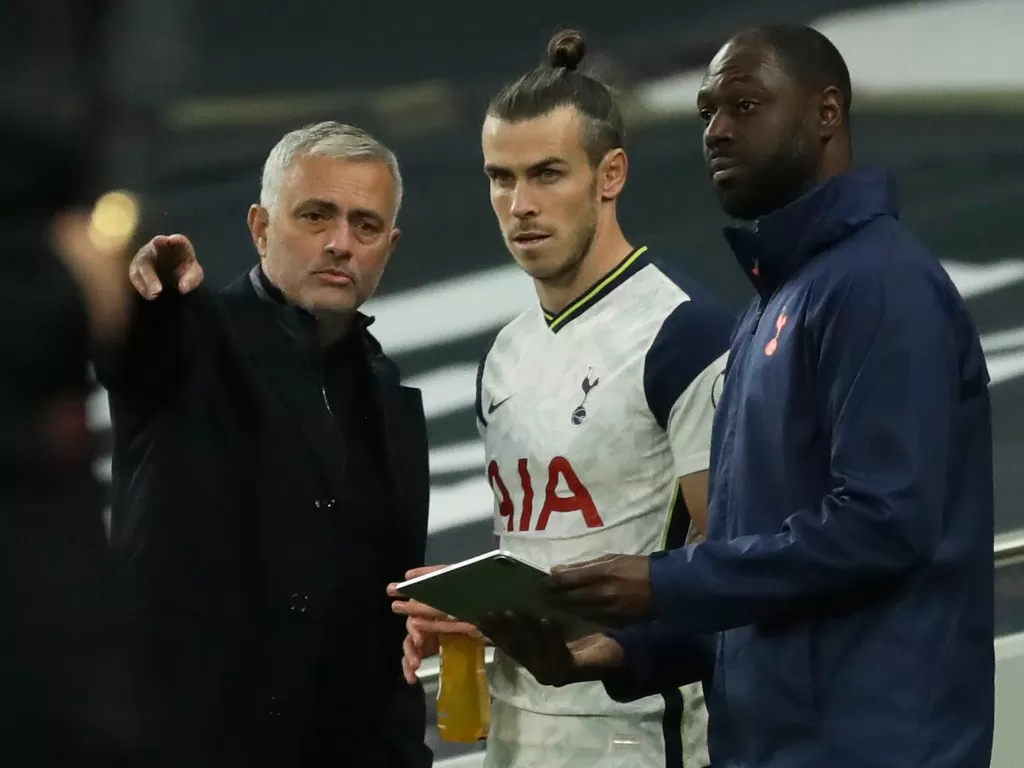 Jose Mourinho dan Gareth Bale. (REUTERS/ MATT DUNHAM)