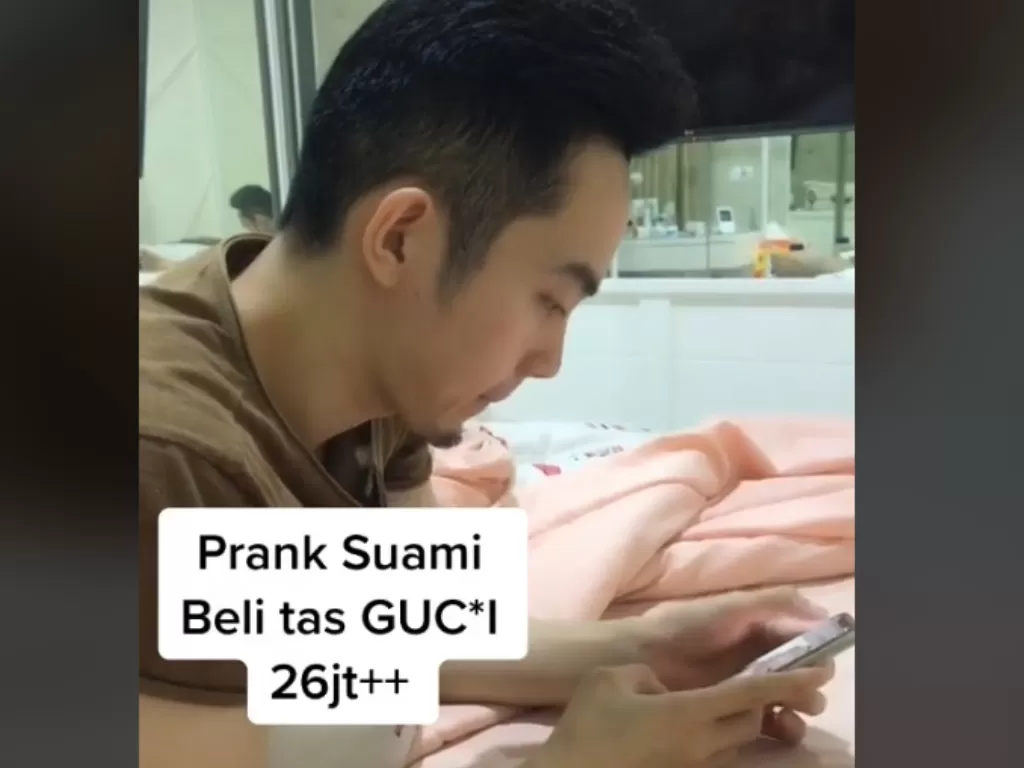 Istri prank suami beli tas Gucci harga Rp26 juta viral (Tiktok)