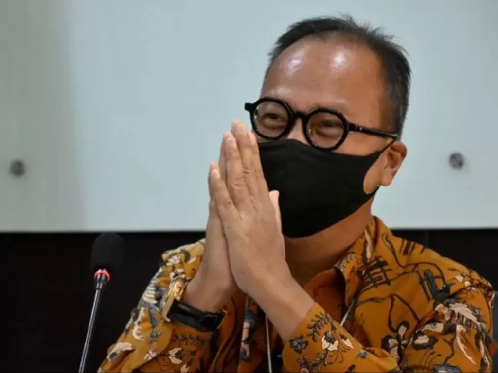   Menteri Perindustrian Agus Gumiwang Kartasasmita mengenakan masker. (Photo/ANTARA/HO/Kementerian Perindustrian)