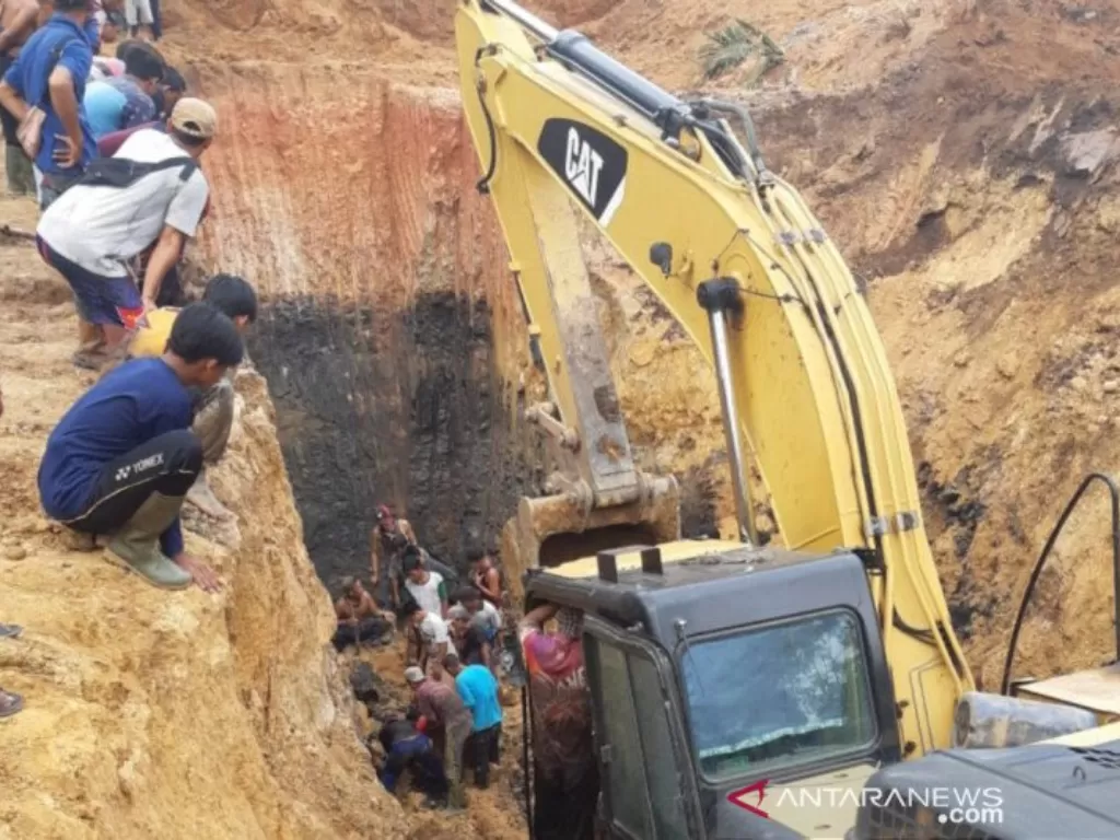 Lokasi longsor yang menyebabkan 11 orang meninggal dunia di Desa Tanjung Lalang Kecamatan Tanjung Agung, Kabupaten Muara Enim, Rabu (21/10/2020). (Polsek Tanjung Agung/20)