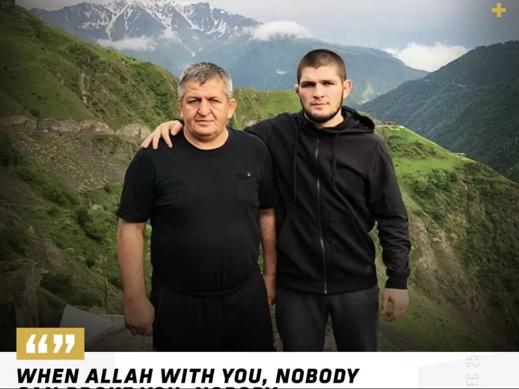  Khabib Nurmagomedov bersama ayahnya, Abdulmanap Nurmagomedov. (Instagram)