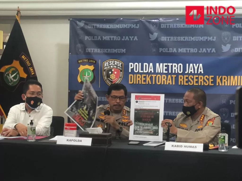 Konferensi pers pengembangan kasus pengajak perusuh demo Jakarta di Polda Metro Jaya. (INDOZONE/Samsudhuha Wildansyah)