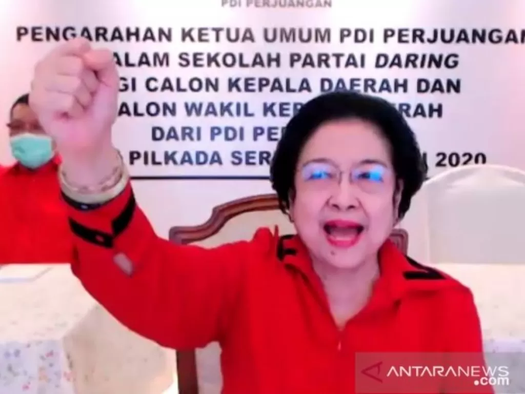 Tangkapan layar Ketua Umum DPP PDI Perjuangan Megawati Soekarnoputri saat berpidato pada Pembukaan Sekolah Partai bagi calon kepala daerah secara daring, di Jakarta, Rabu (26/8/2020). (ANTARA/Syaiful Hakim)