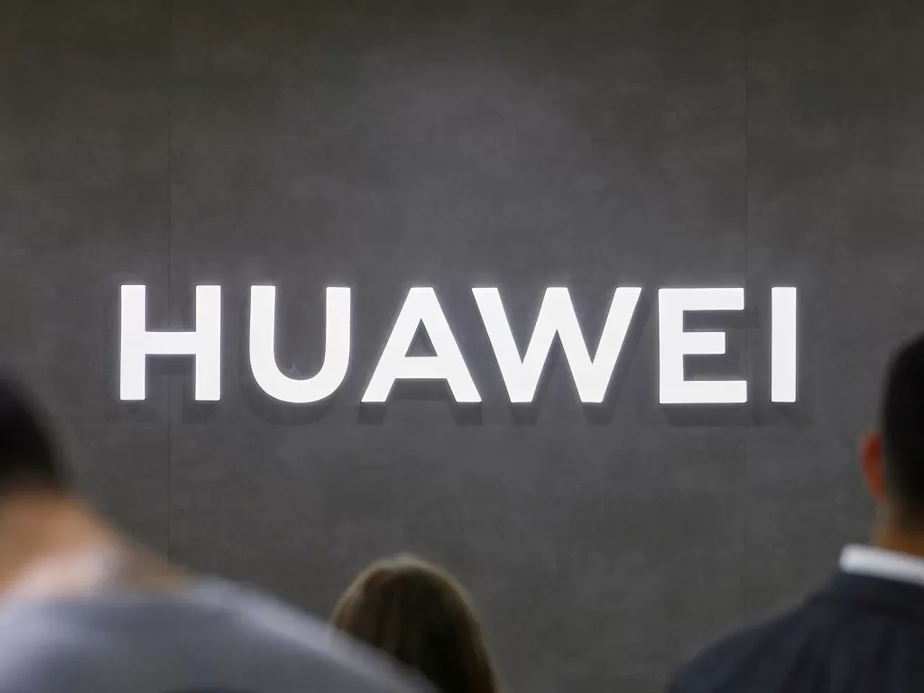 Tampilan logo Huawei di pameran teknologi IFA di Berlin (photo/REUTERS/Michele Tantussi)