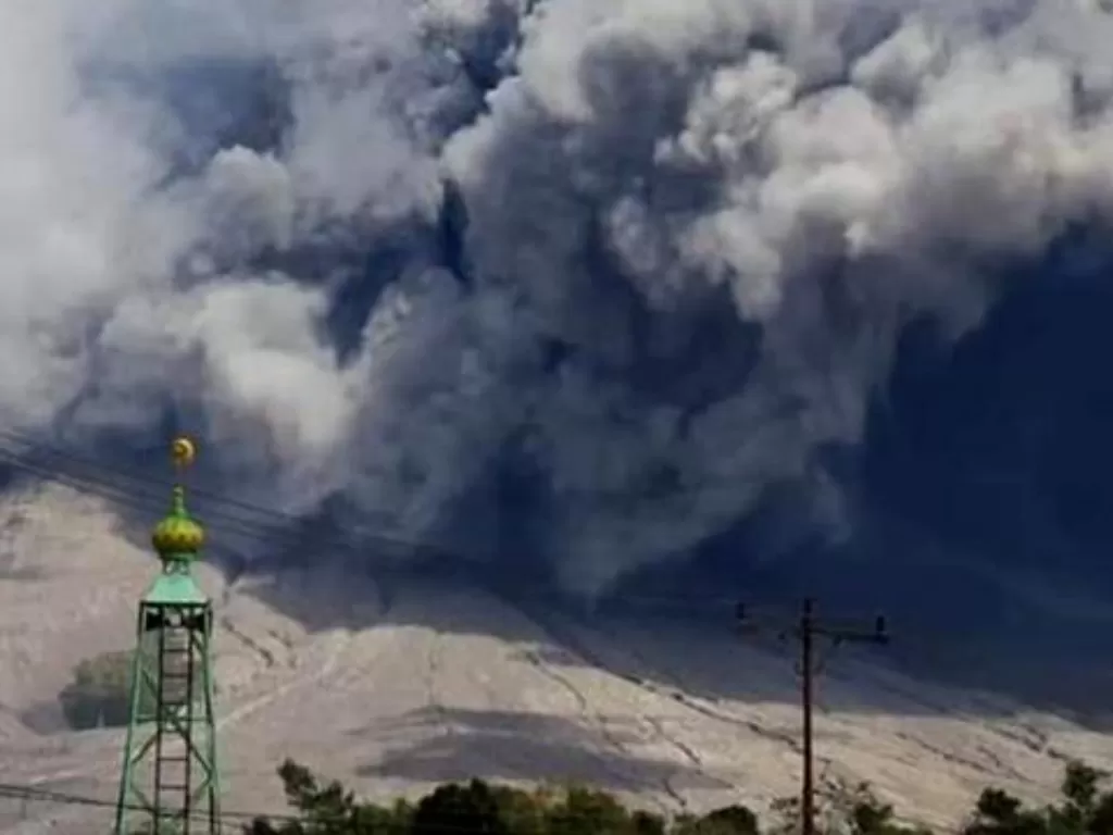 Ilustrasi erupsi Gunung Sinabung. / istimewa