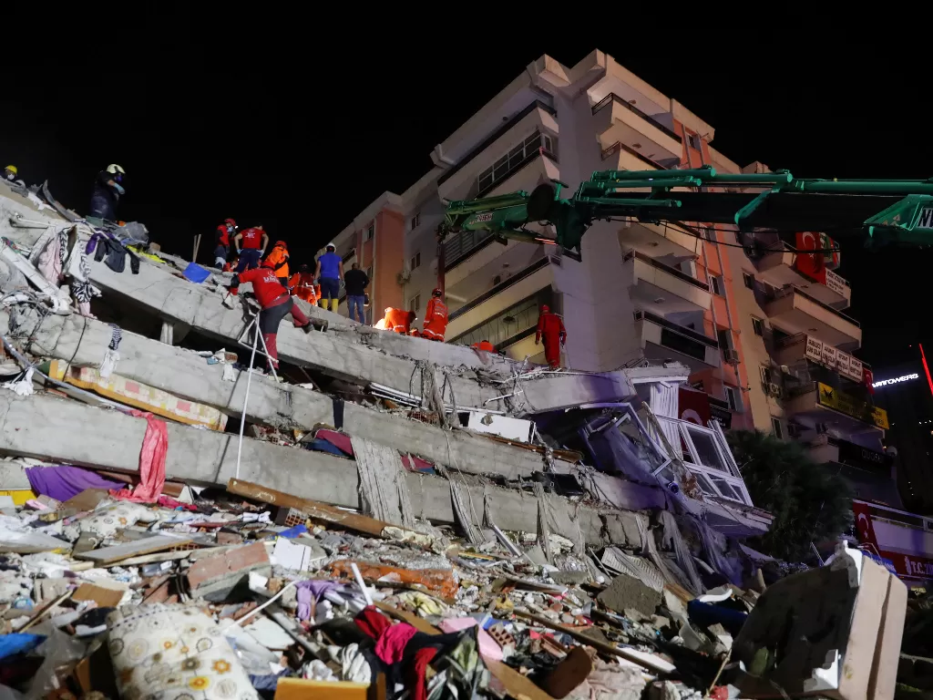 Bangunan Roboh Akibat Gempa di Turki. (Foto: REUTERS/Murad Sezer)