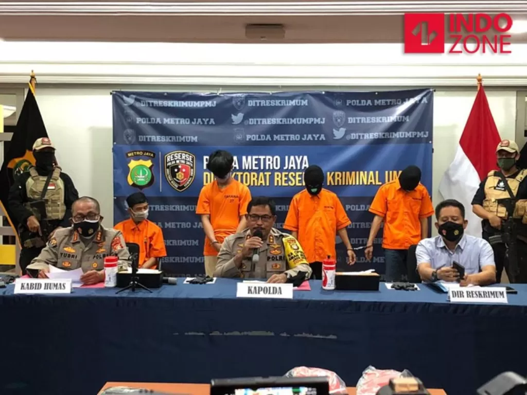 Konferensi pers kasus jambret pesepeda di Polda Metro Jaya, Jakarta, Selasa (3/11/2020). (INDOZONE/Samsudhuha Wildansyah)