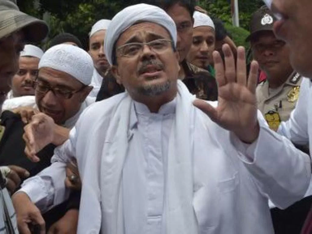 Sosok Habib Rizieq Shihab yang pulang ke Indonesia. (Twitter/@sushidal).