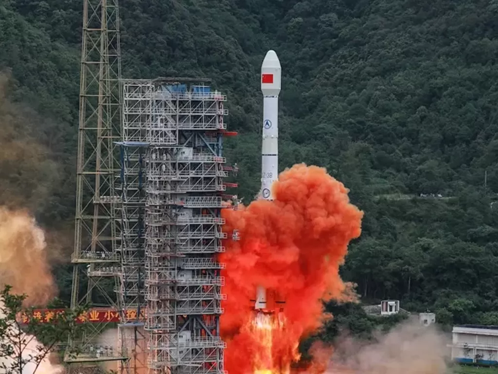 Roket Long March 6 membawa satelit untuk uji coba jaringan 6G (photo/Asia Times Financial)