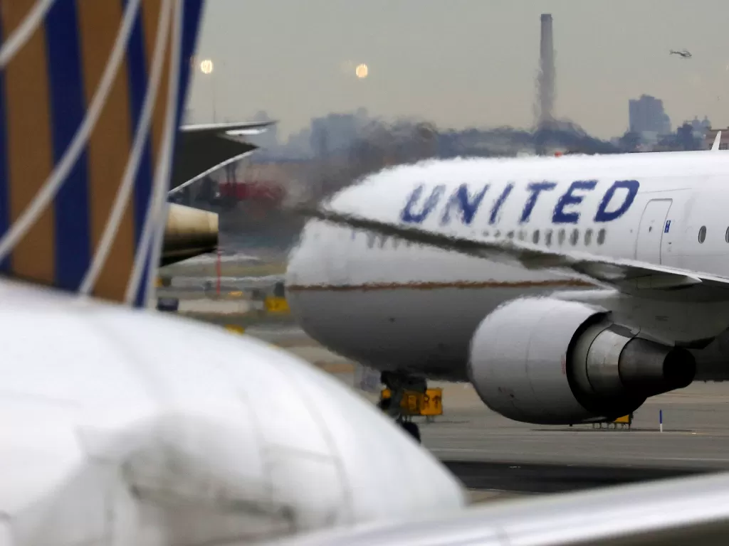 Ilustrasi pesawat United Airlines. (REUTERS/CHRIS HELGREN)