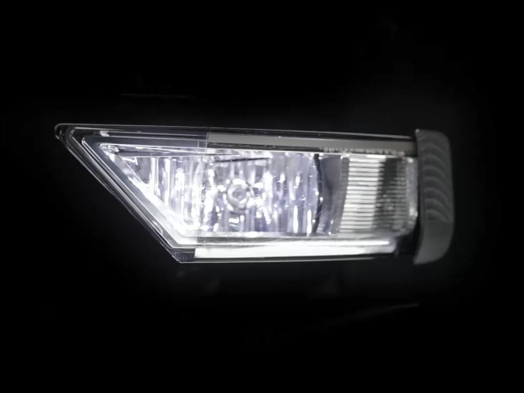 Teknologi pemanas lampu depan mobil untuk cegah embun dan es (photo/YouTube/Canatu)