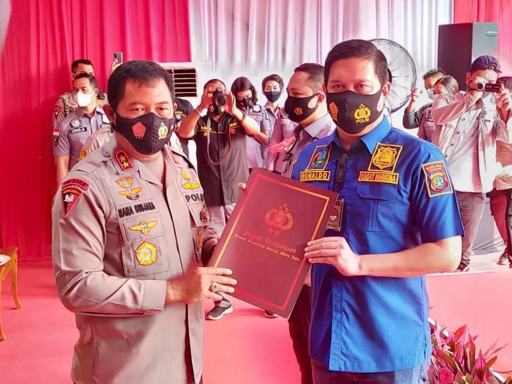 Polres Jakarta Barat raih penghargaan pengungkapan kasus terbanyak Operasi Nila. (Dok. Humas Polres Metro Jakarta Barat)