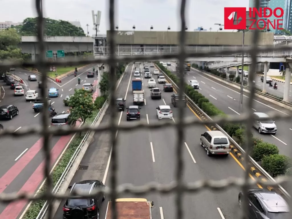 Ilustrasi situasi lalu lintas di Jakarta. (INDOZONE/Samsudhuha Wildansyah)