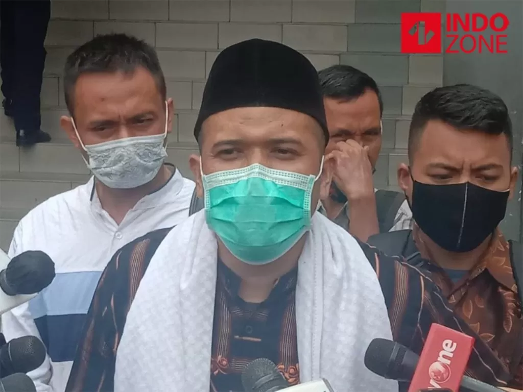 Ustaz Saifydin, penanggung jawab pelapor FMPU yang melaporkan Nikita Mirzani di Polda Metro Jaya, Jakarta. (INDOZONE/Samsudhuha Wildansyah)