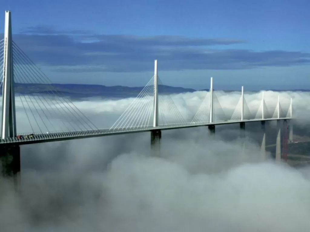 Ilustrasi jembatan tinggi di Prancis (internet)