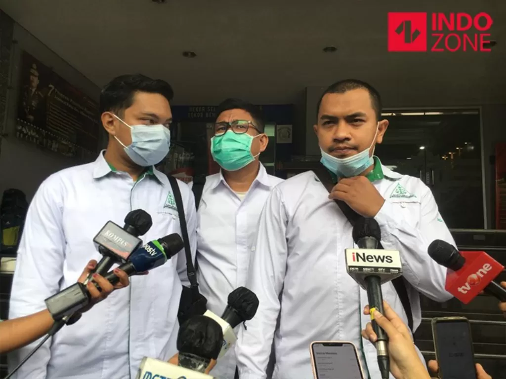 Tim Bantuan Hukum DPP FPI, Aziz Yanuar di Polda Metro Jaya. (INDOZONE/Samsudhuha Wildansyah)