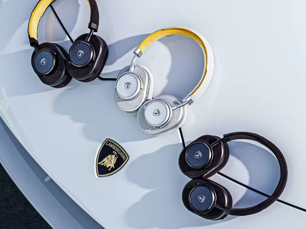 MW65 Active Noise-Cancelling Wireless Headphones edisi Lamborghini (photo/Lamborghini/Master & Dynamic)