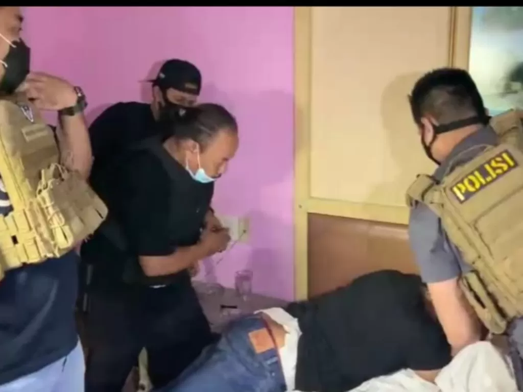 Kawanan perampok yang mengaku sebagai petugas kelurahan ditangkap. (Humas Polres Metro Jakarta Barat)