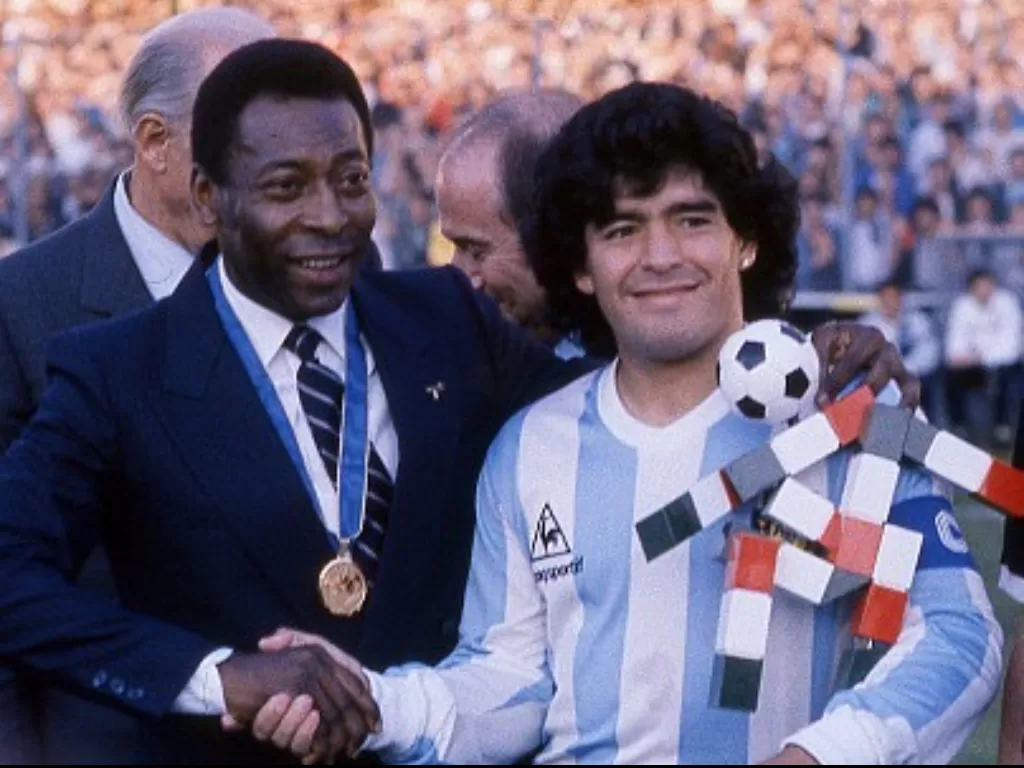 Pele dan Diego Maradona. (photo/Instagram/@/pele)