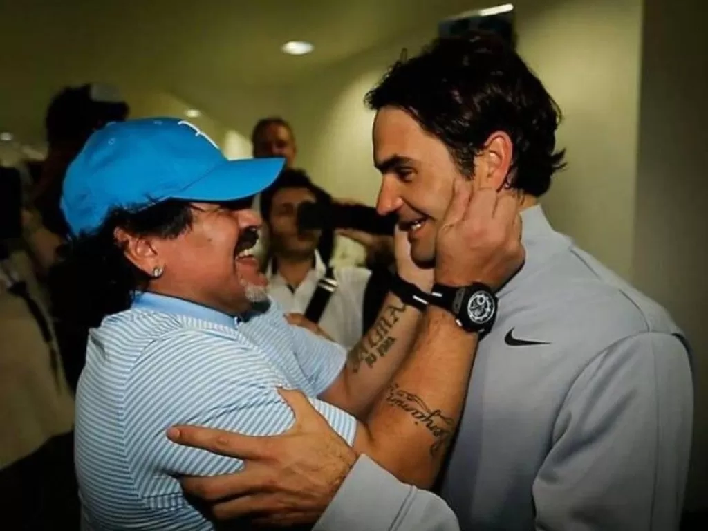 Diego Maradona dan petenis Roger Federer. (Pinterest)