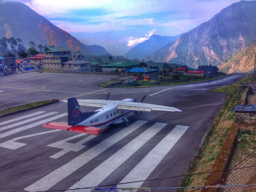 Bandara Tenzing Hillary di Lukla, Nepal. (pinterest.com)