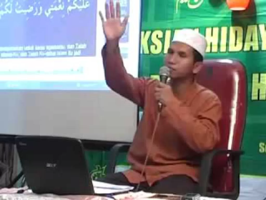 Ustad Abdul Aziz sebut bikin tumpeng masuk agama Hindu (Istimewa)