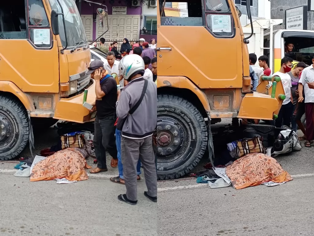 Warga ramai di lokasi kecelakaan di Jalan AH Nasution, Medan, Kamis (3/12/2020). (Istimewa)
