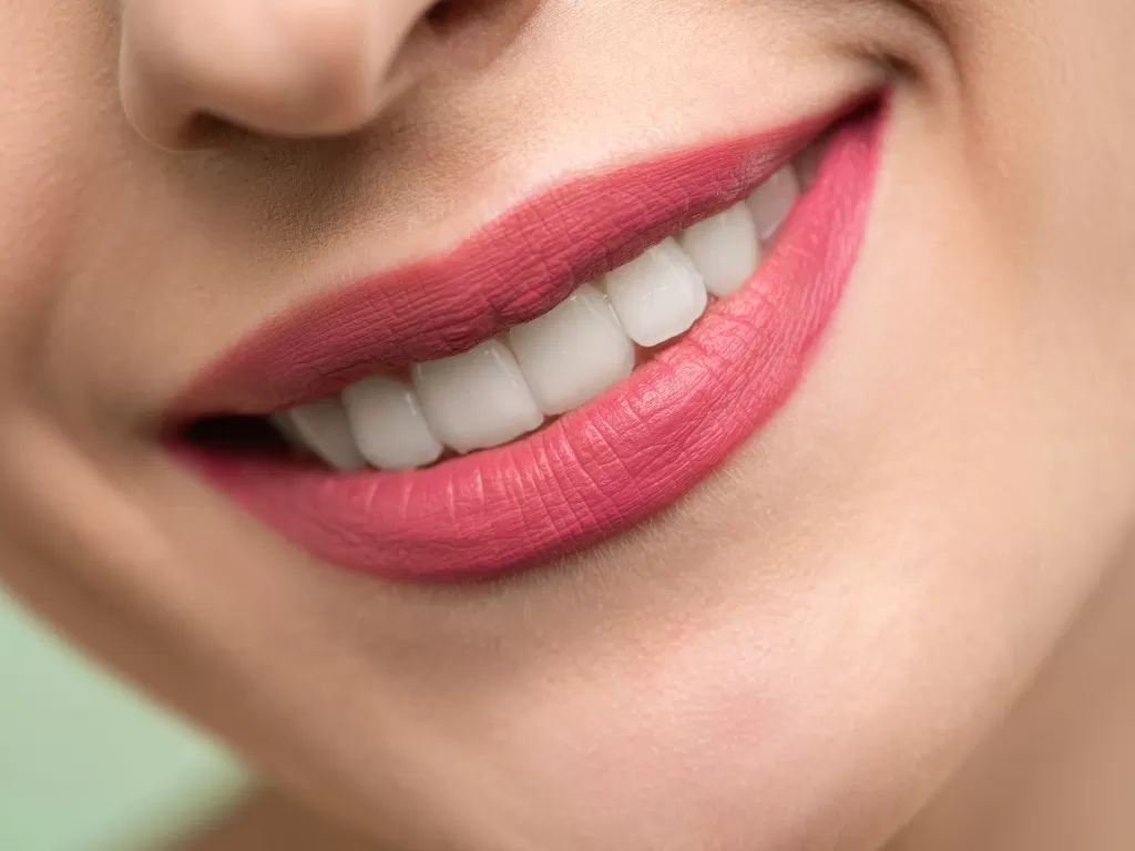 Ilustrai gigi putih. (Pexels/Shiny Diamond)