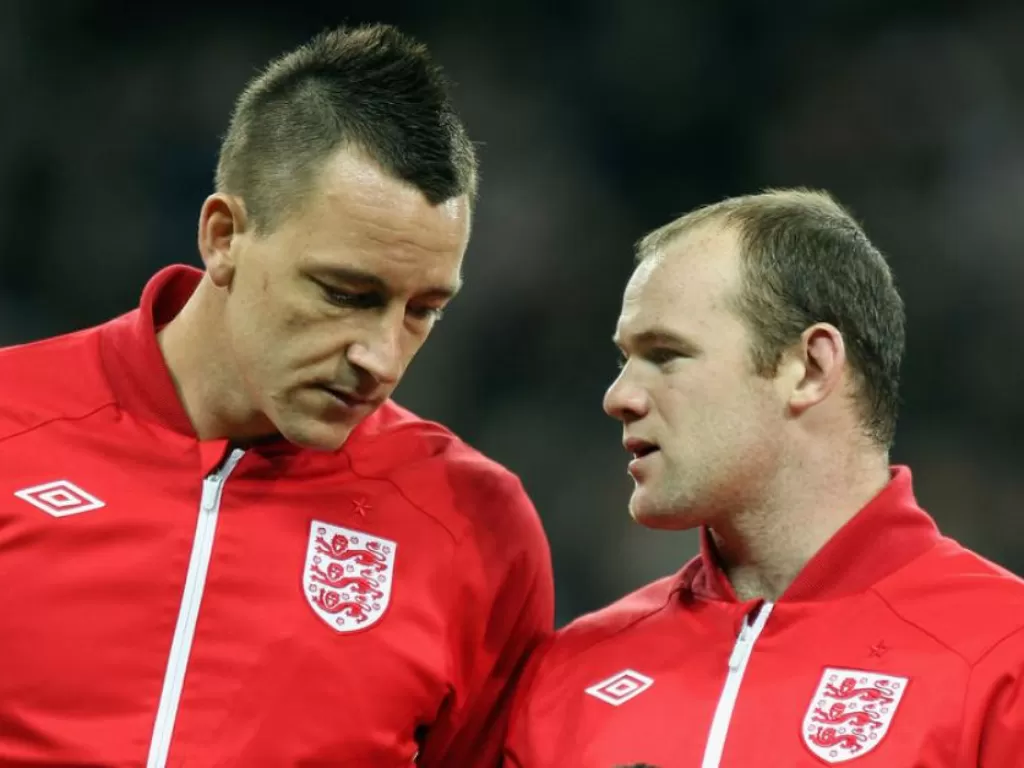 John Terry (kiri) dan Wayne Rooney (kanan) saat masih sama-sama membela Timnas Inggris. (ABC)