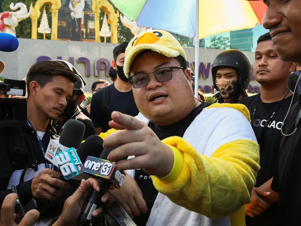 Pimpinan demo mahasiswa di Thailand, Parit 'Penguin' Chiwarak. (REUTERS/Soe Zeya Tun)..