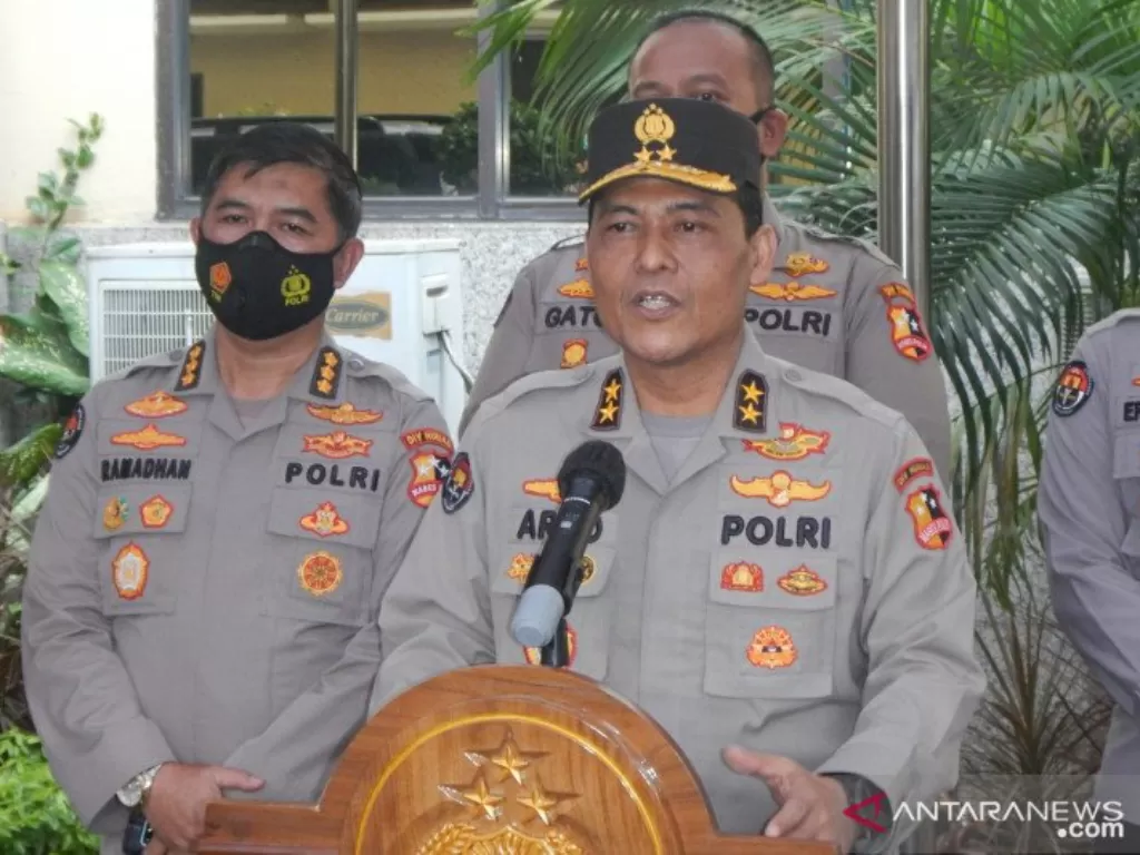 Kepala Divisi Humas Polri Irjen Pol Raden Prabowo Argo Yuwono (tengah). (ANTARA/ Anita Permata Dewi)