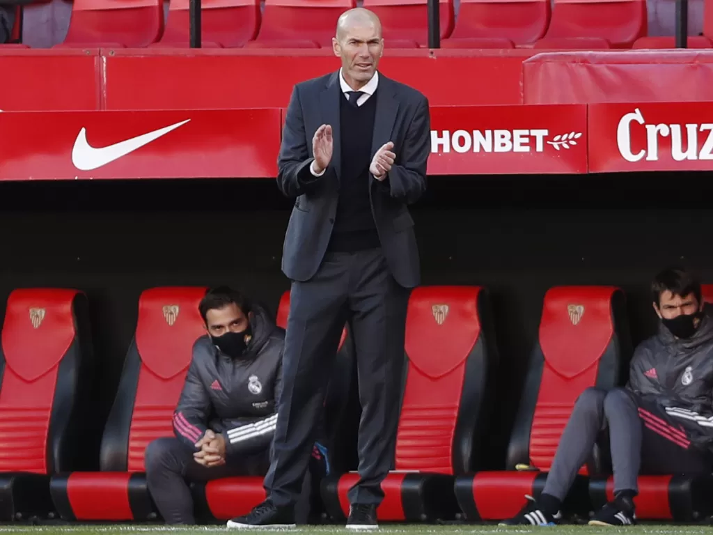 Zinedine Zidane: (REUTERS/ ANGEL FERNANDEZ)
