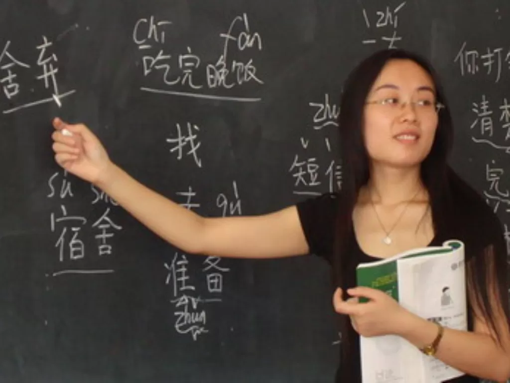 Ilustrasi guru mengajar bahasa mandarin. (Istimewa)