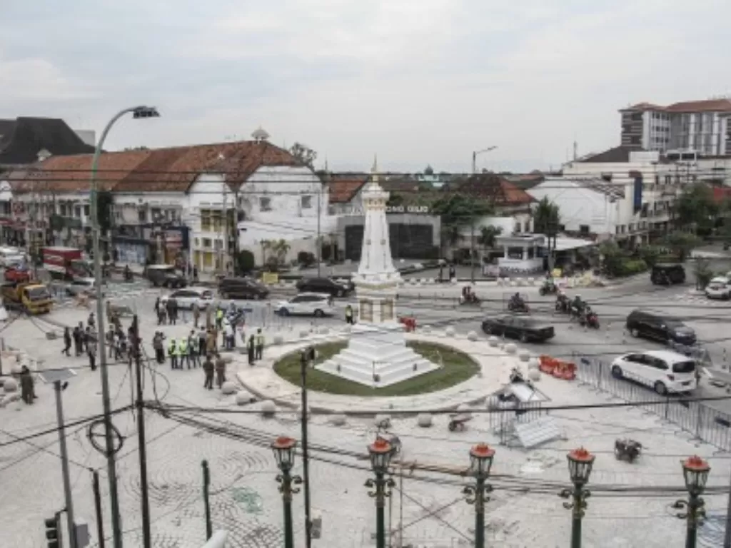 Tugu Pal Putih, salah satu ikon kota Yogyakarta. (ANTARA FOTO/Hendra Nurdiyansyah)