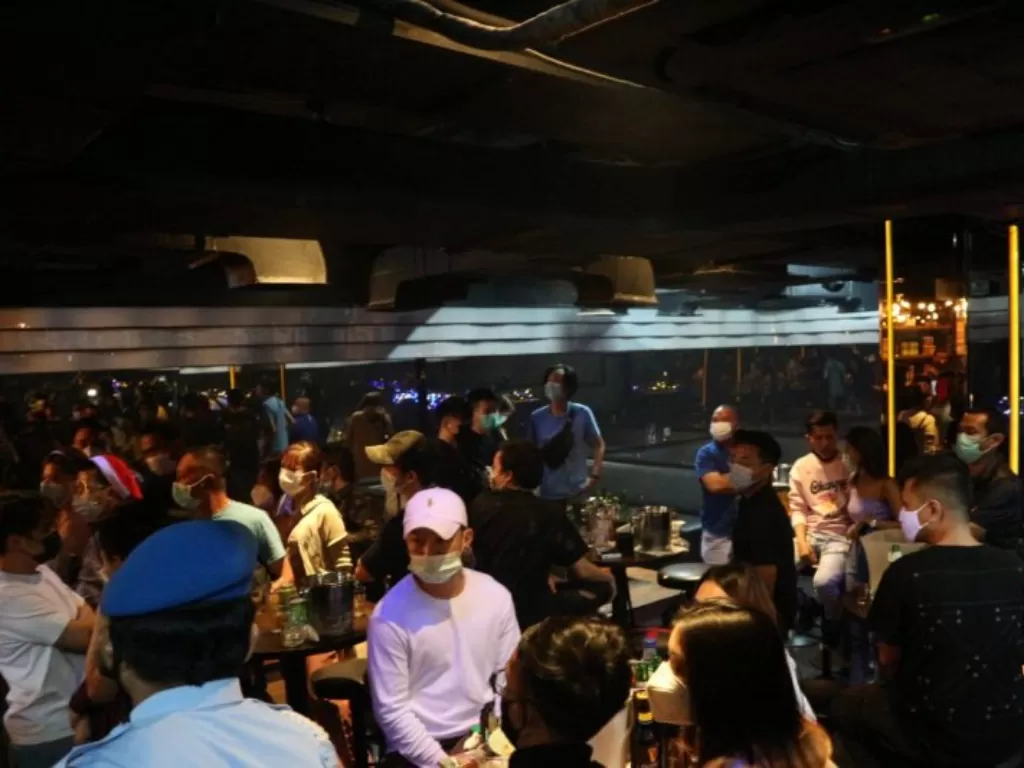 Suasana Vote Bar di Pantai Indah Kapuk Jakarta Utara yang dirazia polisi. (ANTARA)