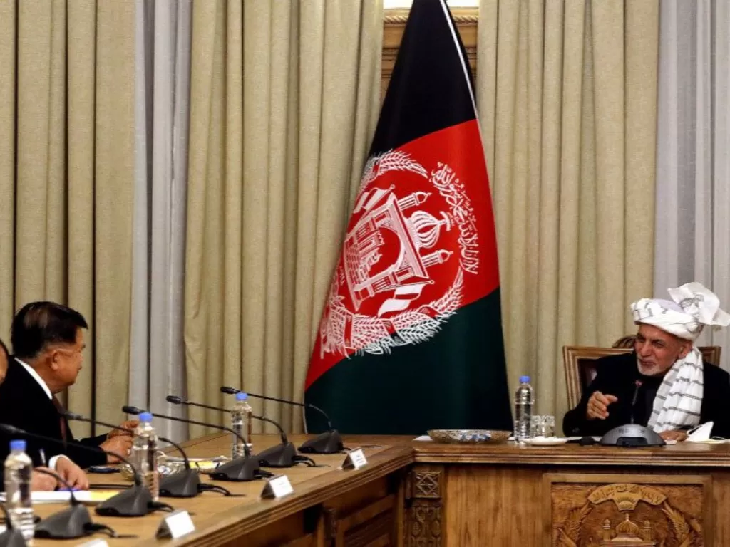 Wapres ke 10 dan 12 RI M Jusuf Kalla saat bertemu Presiden Republik Islam Afganistan Asraf Gani. (ANTARA/HO-Tim JK)