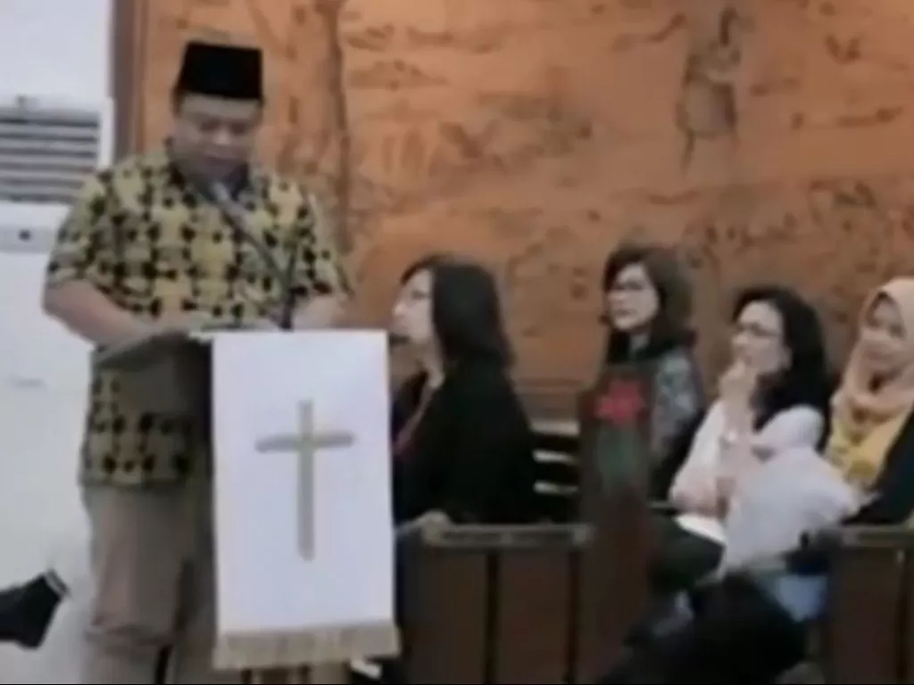 Ustaz Wawan viral saat menyampaikan ceramahnya di dalam Gereja. (Ist)