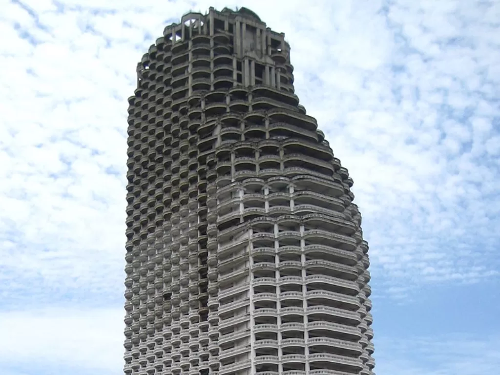 Sathorn Unique Tower, 'Menara Hantu' di Bangkok. (Wikipedia)