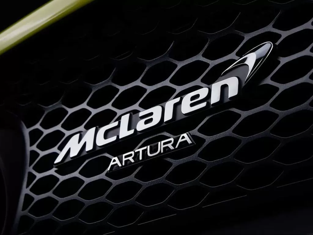 Logo McLaren di mobil McLaren Artura yang belum lama ini diumumkan (photo/McLaren)