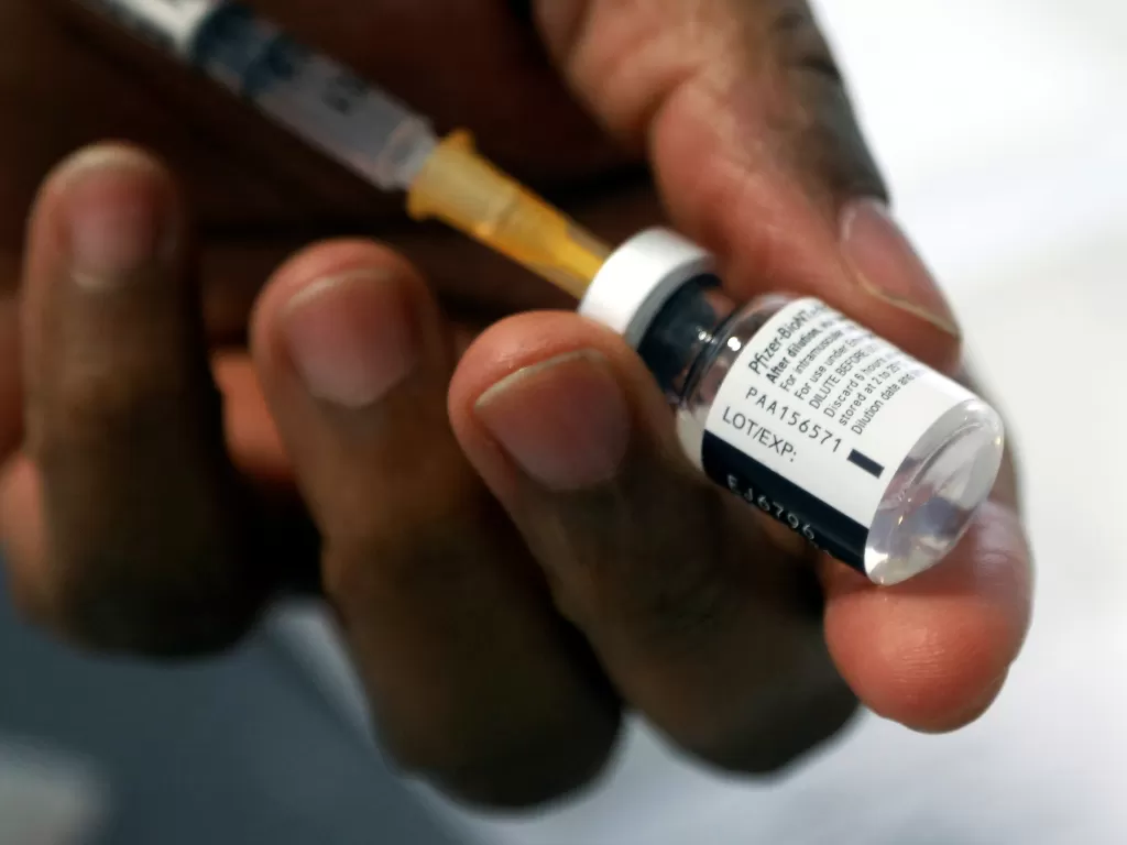 Vaksin Covid-19 Pfizer (REUTERS/Charles Platiau)