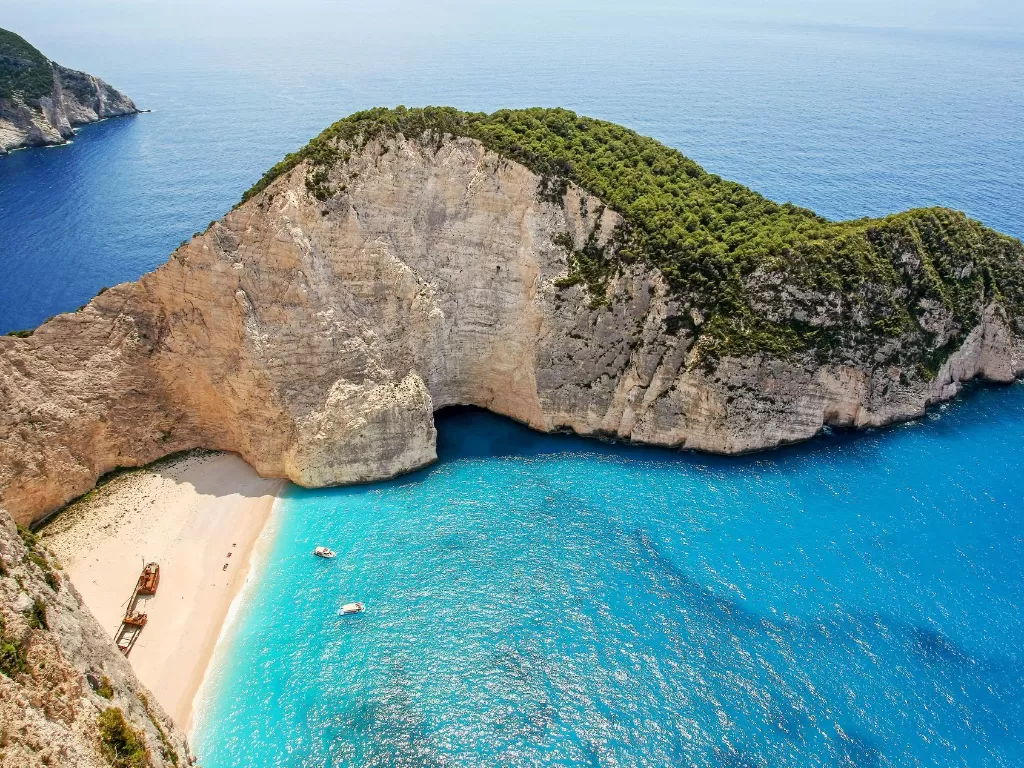 Pantai Navagio di Yunani. (greeka.com)