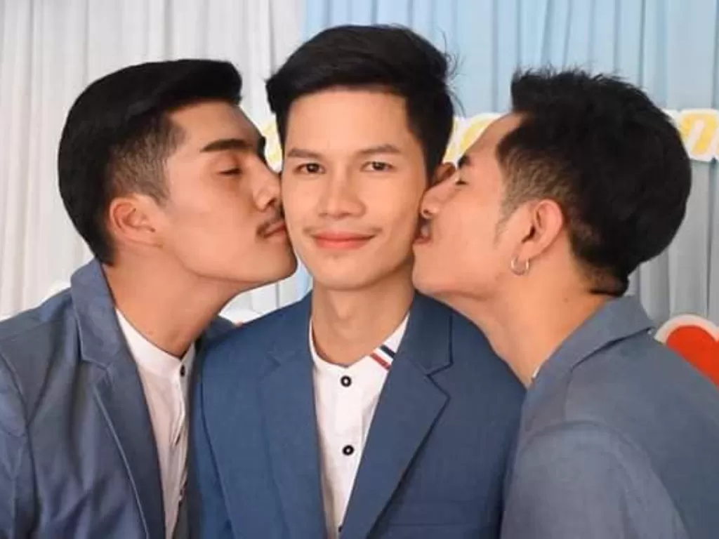 Cinta segitiga antara  James Chandmthong (30 tahun), Nong Amsapchan (22 tahun), dan Nong Toei Buutawat (24 tahun). (Facebook)